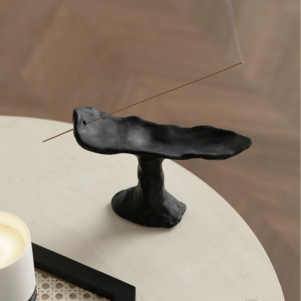 Sculptural Ceramic Incense Holder — Nordic Minimalist Vintage Style